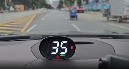 Velocímetro Digital con GPS y HUD: Seguridad en Todos los vehículos KMH